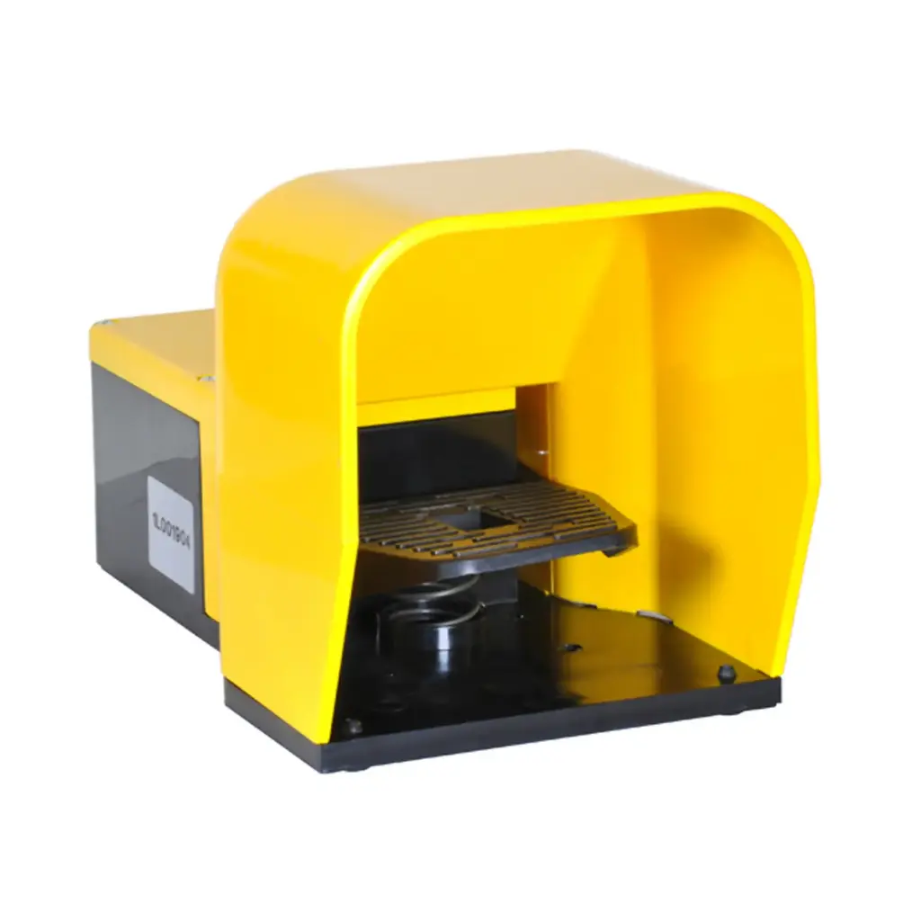 One Pedal Foot Limit Switch, Cover Module with free actuation, Plastic body, snap action, 1 N.O.+1 N.C. Contacts, with cover