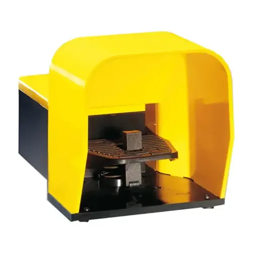 [KG220S11] One Pedal Foot Limit Switch, Cover Module with pedal actuator lock, Plastic body, snap action, 1 N.O.+1 N.C. Contacts, with cover and pedal actuator